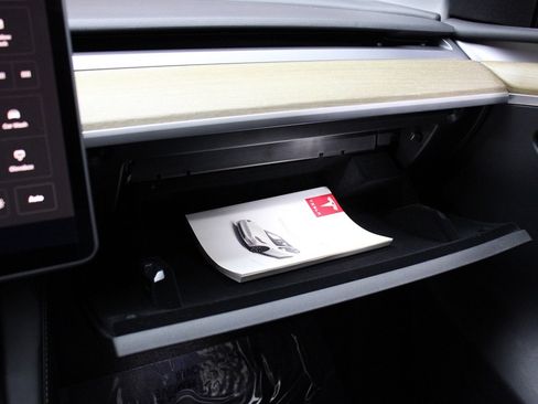 Used 2023 Tesla Model Y Performance image 31