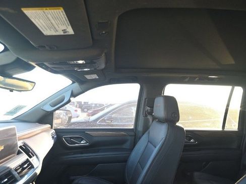 Used 2023 Chevrolet Suburban High Country image 8