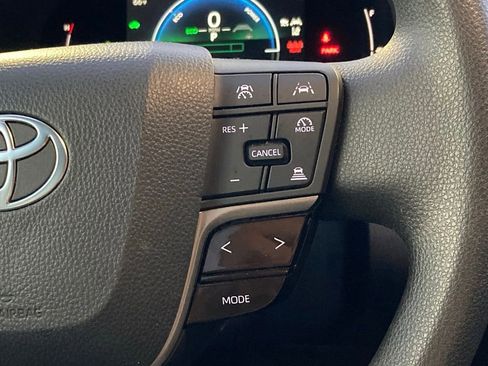 Used 2025 Toyota Camry LE w/ Convenience Package FWD image 17