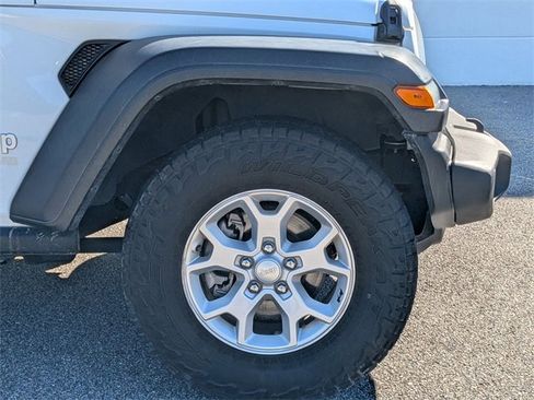 Used 2021 Jeep Wrangler Unlimited Islander image 11