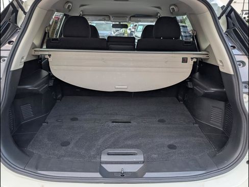 Used 2016 Nissan Rogue SV FWD image 20
