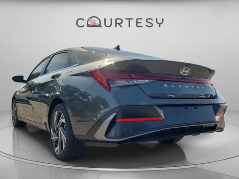 New 2026 Hyundai Elantra Limited FWD image 3