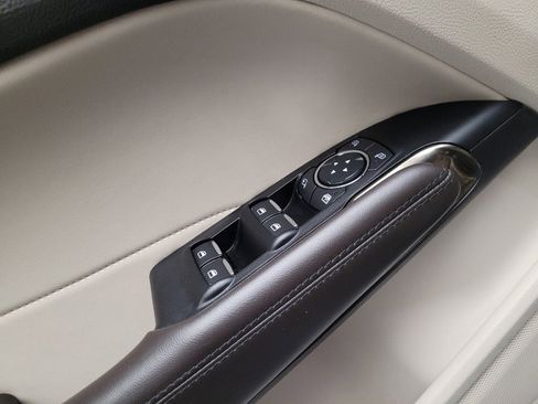 Used 2019 Lincoln MKC Select w/ Select Plus Package AWD/4WD image 27
