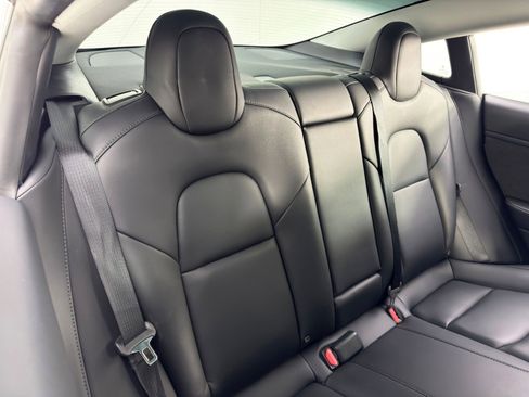 Used 2022 Tesla Model 3 Long Range image 39