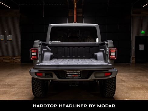 Used 2022 Jeep Gladiator Overland image 9