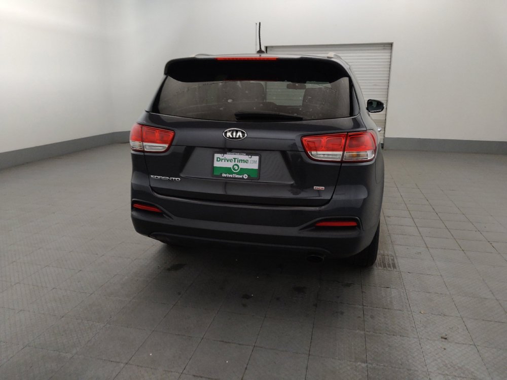 Used 2017 Kia Sorento AWD image 7