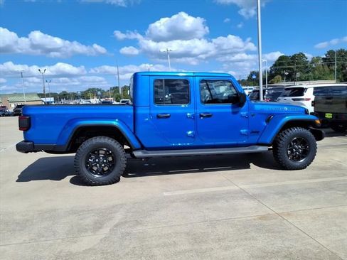 New 2025 Jeep Gladiator Sport AWD/4WD image 2