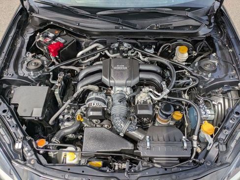 Used 2023 Toyota GR86 w/ ALL Weather Mat Package (TMS) RWD image 31
