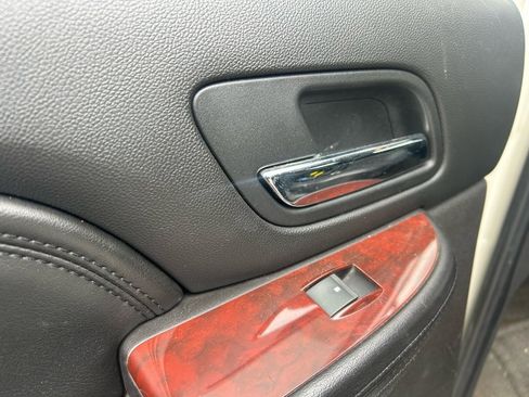 Used 2008 Cadillac Escalade AWD image 23