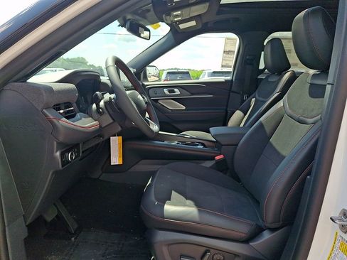 New 2026 Ford Explorer ST AWD/4WD image 9