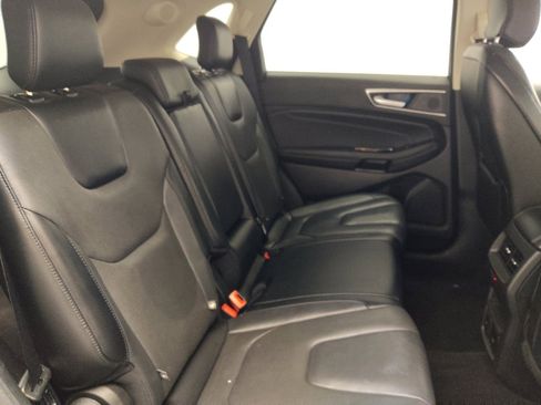 Used 2019 Ford Edge Titanium w/ Equipment Group 301A FWD image 19