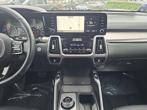 Used 2023 Kia Sorento EX image 24