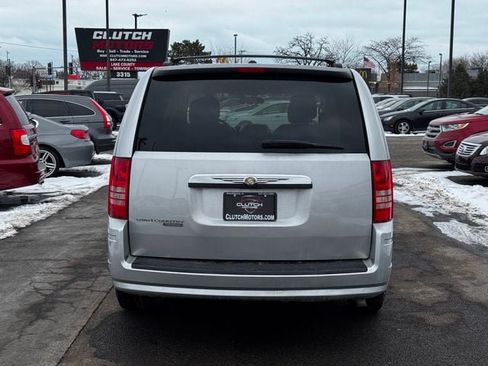 Used 2008 Chrysler Town & Country Touring w/ Flexible Seating Group FWD image 6