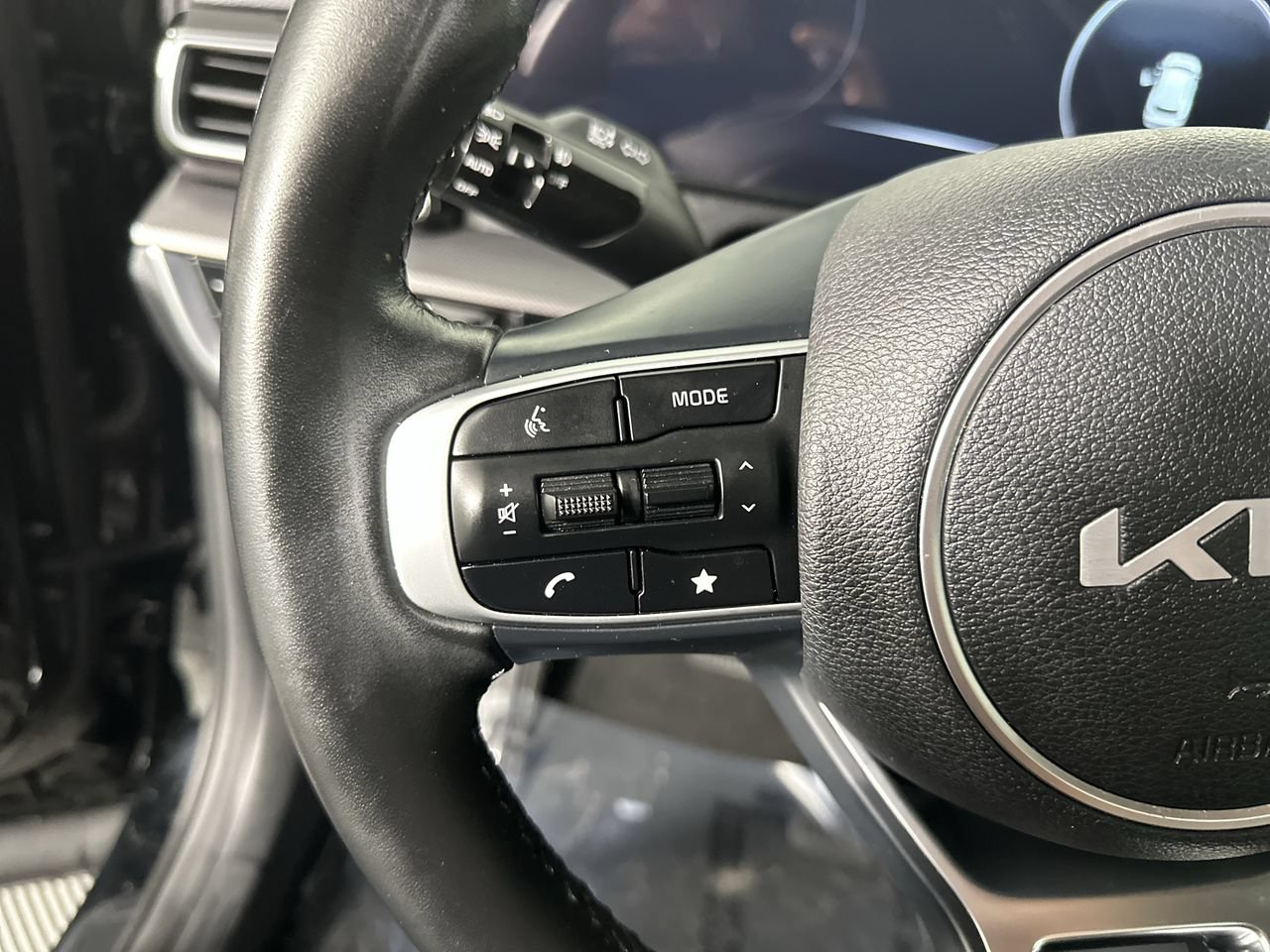 Certified 2023 Kia Sportage SX FWD image 6