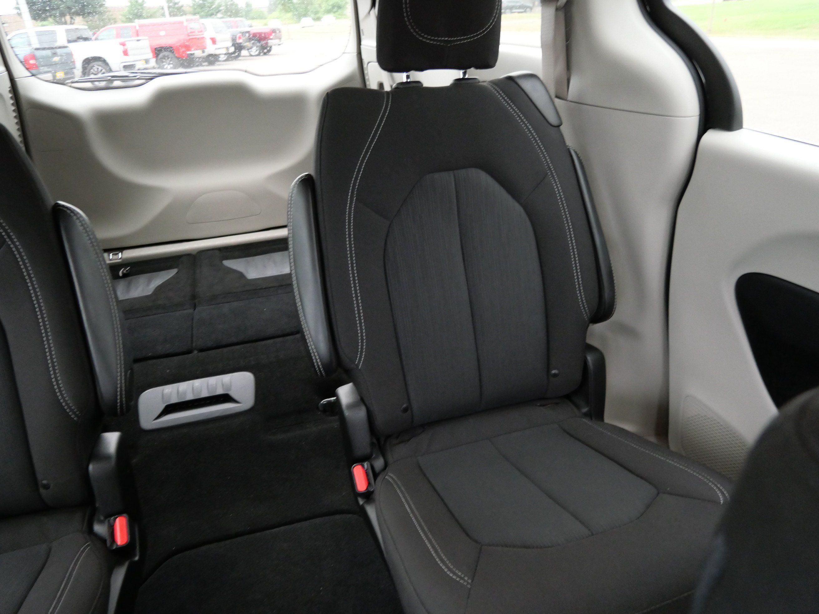 Used 2024 Chrysler Voyager LX FWD image 14