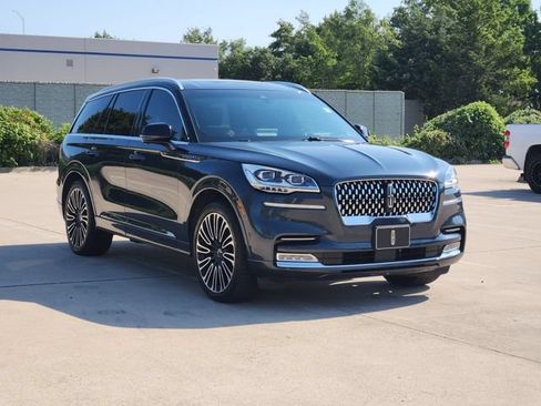 Used 2023 Lincoln Aviator Black Label w/ Class IV Trailer Tow Package AWD/4WD image 3
