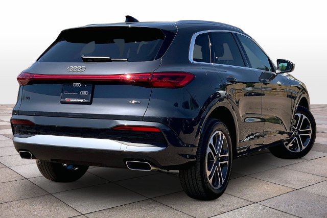 Certified 2025 Audi Q5 Premium w/ Convenience Package AWD/4WD image 13