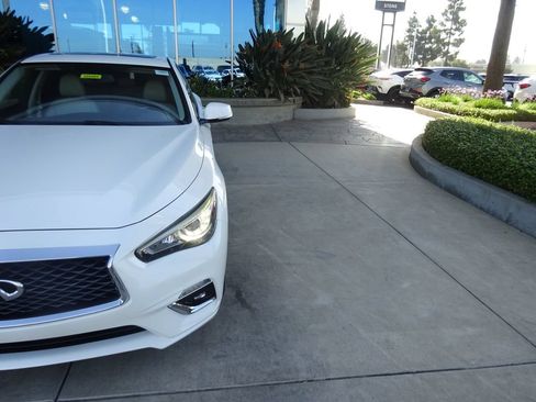 Used 2018 INFINITI Q50 Luxe w/ Essential Package (3.0T Luxe) RWD image 34