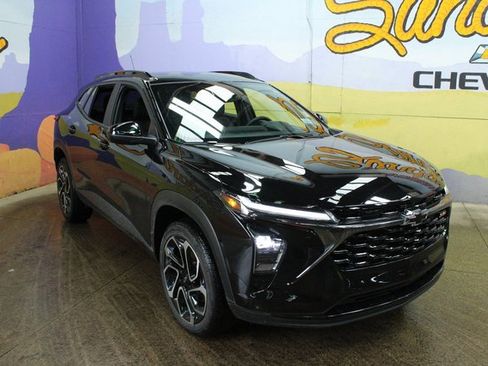 Used 2025 Chevrolet Trax RS image 4