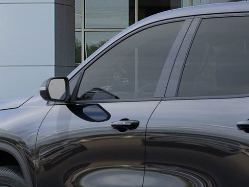 New 2026 Chevrolet Traverse LT image 12