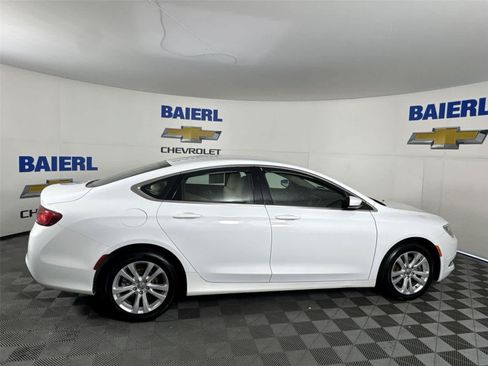 Used 2016 Chrysler 200 Limited FWD image 6