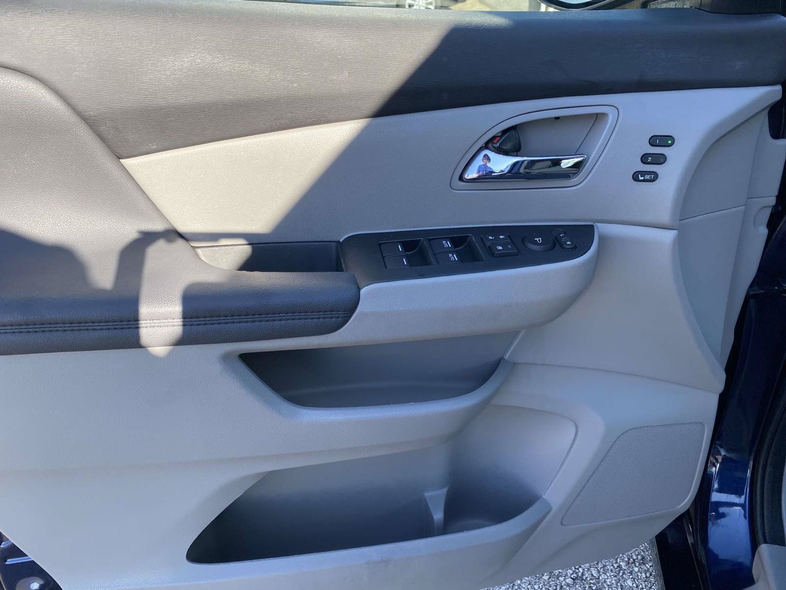Used 2015 Honda Odyssey Touring Elite image 15