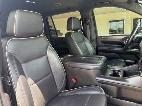 Used 2021 Chevrolet Suburban Premier AWD/4WD image 23