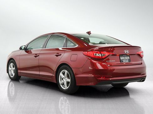 Used 2016 Hyundai Sonata SE FWD image 3