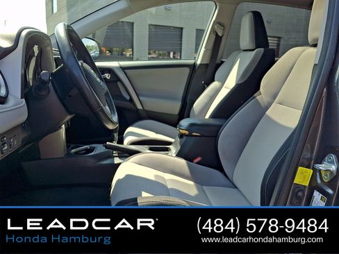 Used 2017 Toyota RAV4 XLE AWD/4WD image 14