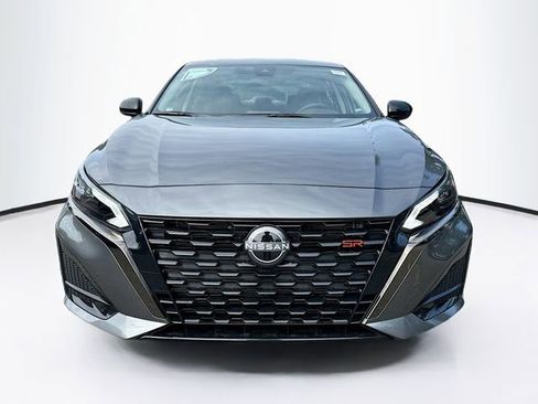 New 2025 Nissan Altima 2.5 SR image 2