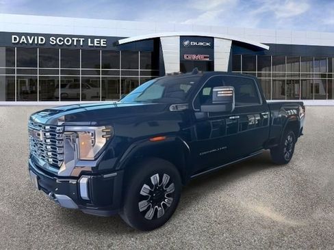 Certified 2026 GMC Sierra 2500 Denali w/ Denali Reserve Package image 3