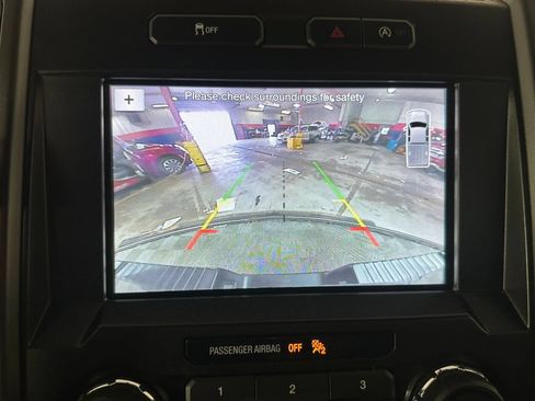 Used 2018 Ford F150 XLT w/ Equipment Group 302A Luxury AWD/4WD image 16