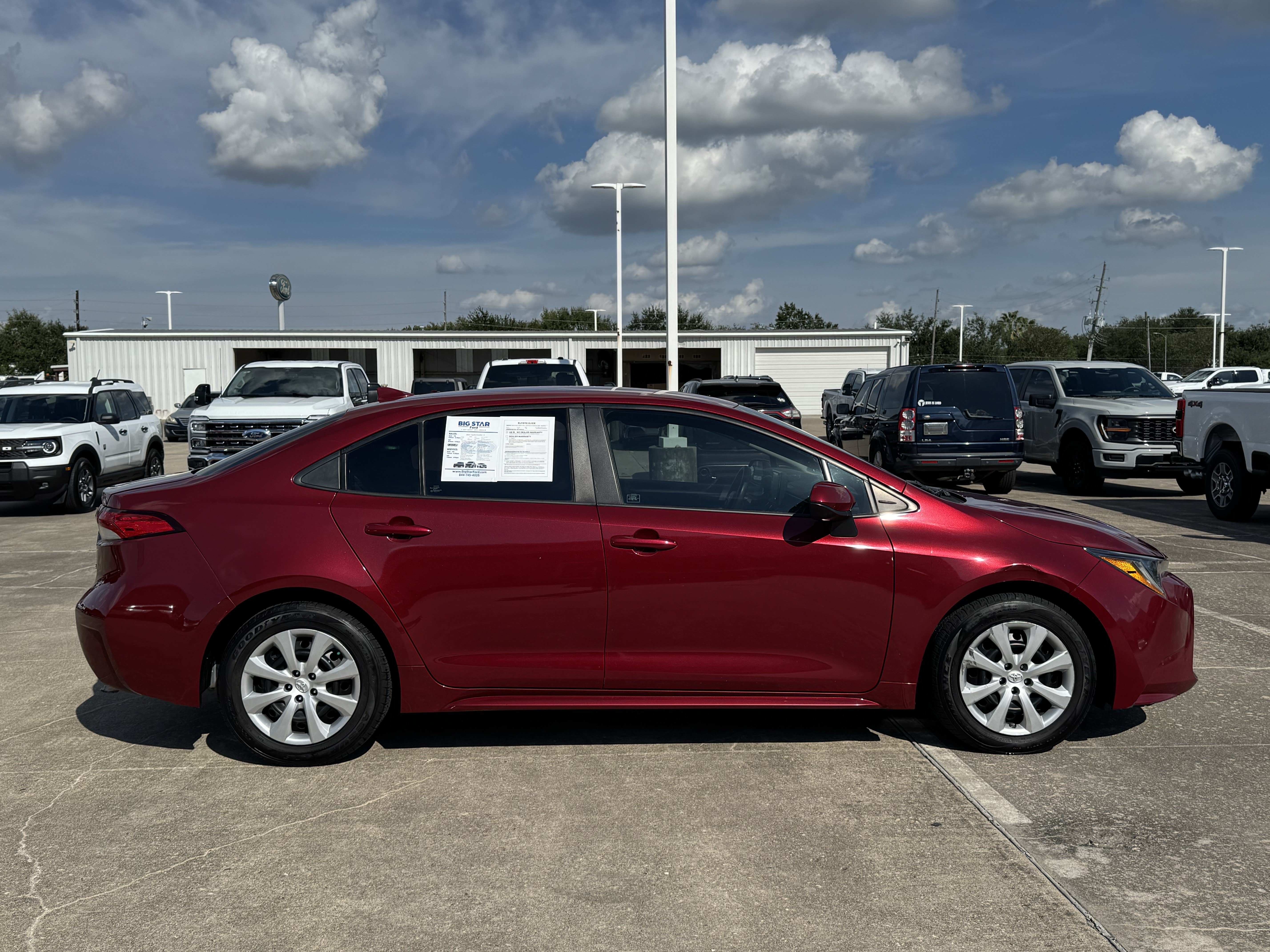 Used 2022 Toyota Corolla LE FWD image 6