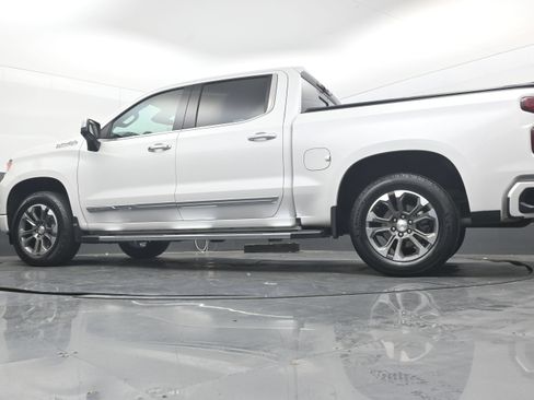 Used 2024 Chevrolet Silverado 1500 High Country w/ Z71 Off-Road Package AWD/4WD image 31