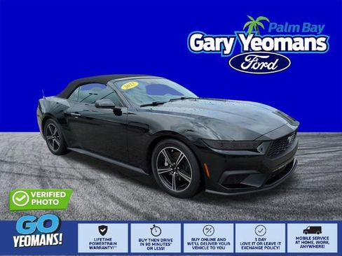 Used 2025 Ford Mustang Convertible image 1