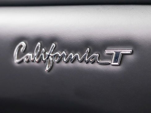 Used 2017 Ferrari California T RWD image 42