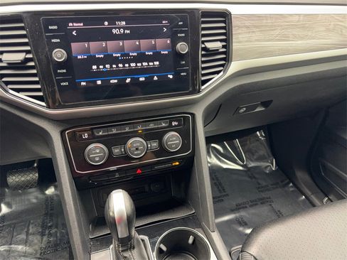 Used 2022 Volkswagen Atlas Cross Sport SE w/ Panoramic Sunroof Package image 56