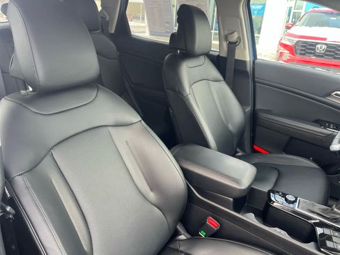 Used 2024 Kia Sportage EX image 43