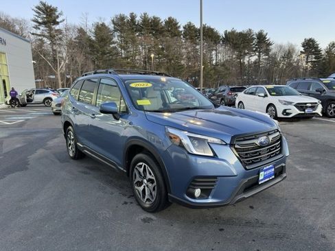 Used 2022 Subaru Forester Premium image 3