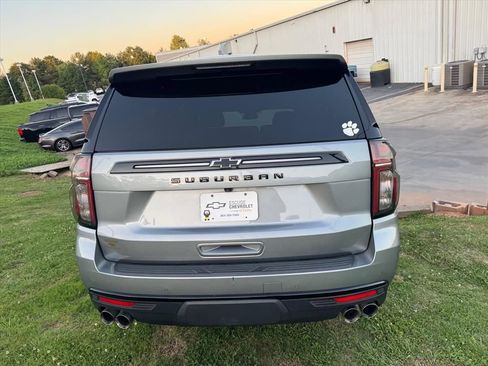 Used 2023 Chevrolet Suburban Z71 w/ Z71 Off-Road Package AWD/4WD image 7