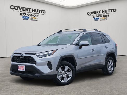 Used 2025 Toyota RAV4 XLE w/ Convenience Package FWD image 1