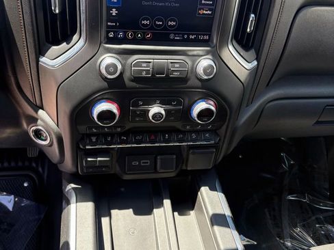 Used 2021 GMC Sierra 3500 AT4 w/ AT4 Premium Plus Package AWD/4WD image 10