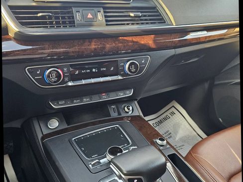 Used 2019 Audi Q5 2.0T Premium Plus w/ Premium Plus Package image 11