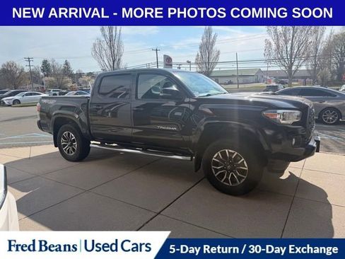 Used 2021 Toyota Tacoma TRD Sport w/ TRD Premium Sport Package image 2