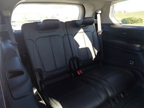 Used 2023 Jeep Grand Cherokee L Limited image 21