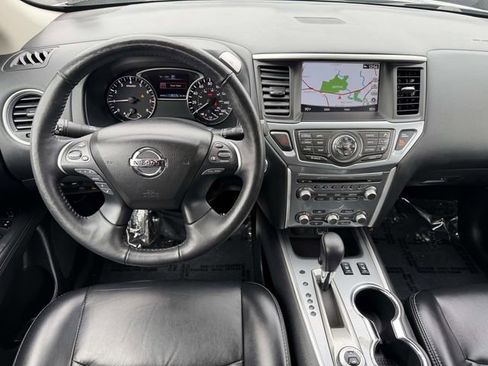 Used 2019 Nissan Pathfinder SL image 13
