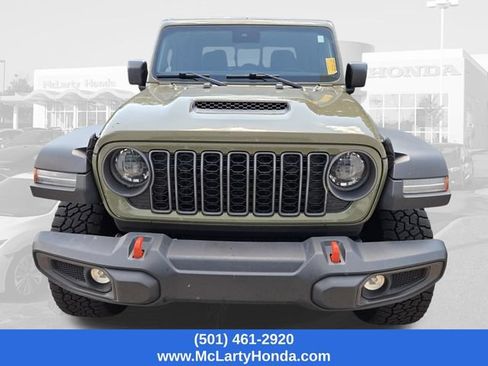 Used 2025 Jeep Gladiator Mojave w/ Convenience Group AWD/4WD image 2