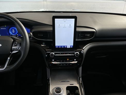 Used 2021 Ford Explorer ST w/ Equipment Group 401A image 9