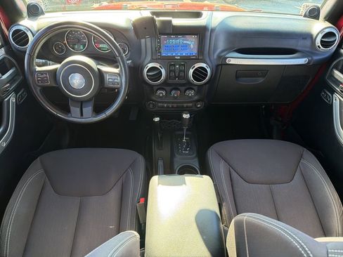 Used 2013 Jeep Wrangler Unlimited Sahara w/ Connectivity Group image 29