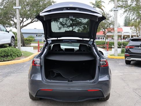 Used 2023 Tesla Model Y Long Range image 20